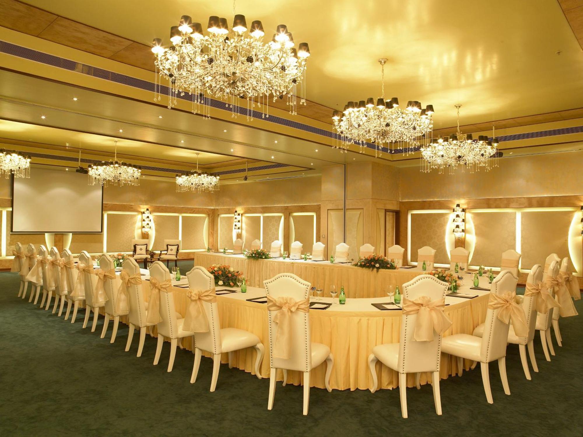 Отель The Zuri Whitefield Bengaluru Экстерьер фото