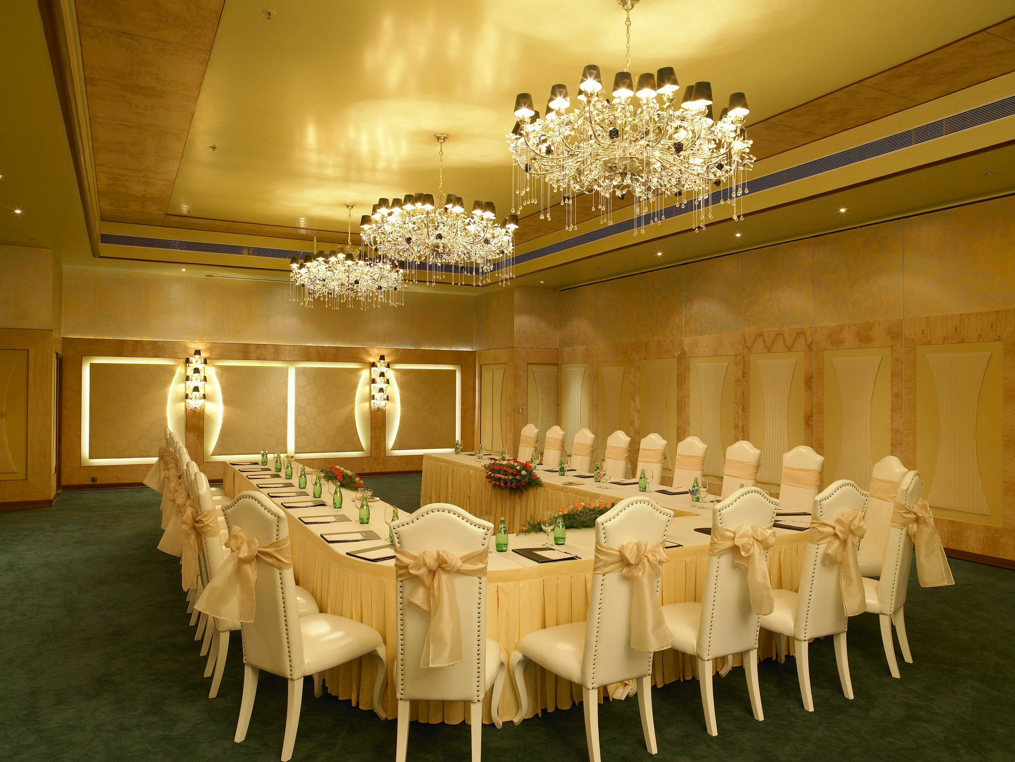 Отель The Zuri Whitefield Bengaluru Экстерьер фото